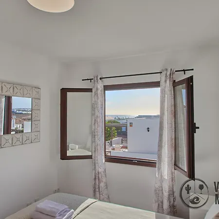 Villa Mauruuru - 10 Minutes Walking To Marina Rubicon, Heated Pool, Bbq & Office Space With Desk And High Speed Internet