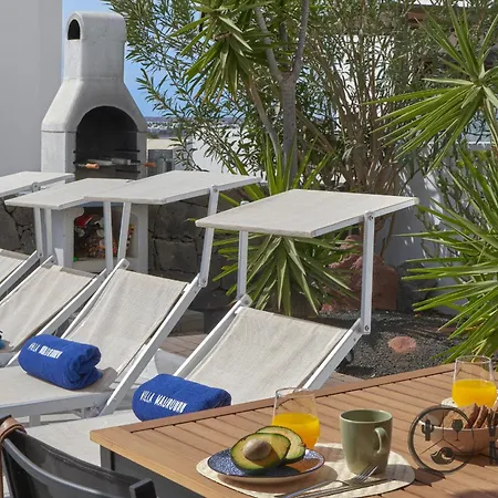 Villa Mauruuru - 10 Minutes Walking To Marina Rubicon, Heated Pool, Bbq & Office Space With Desk And High Speed Internet