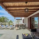 Mauruuru - 10 Minutes Walking To Marina Rubicon, Heated Pool, Bbq & Office Space With Desk And High Speed Internet 别墅