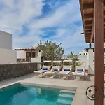 别墅 Mauruuru - 10 Minutes Walking To Marina Rubicon, Heated Pool, Bbq & Office Space With Desk And High Speed Internet