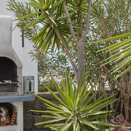 Vila Mauruuru - 10 Minutes Walking To Marina Rubicon, Heated Pool, Bbq & Office Space With Desk And High Speed Internet